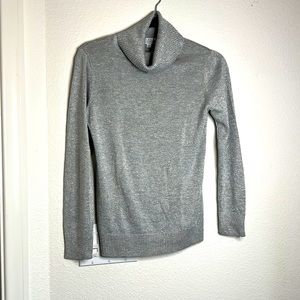 NWOT Joseph A. Size M, Sparkly silver turtle sweater